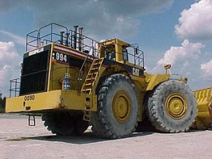 Caterpillar 994 loader before MinNoDOC installation